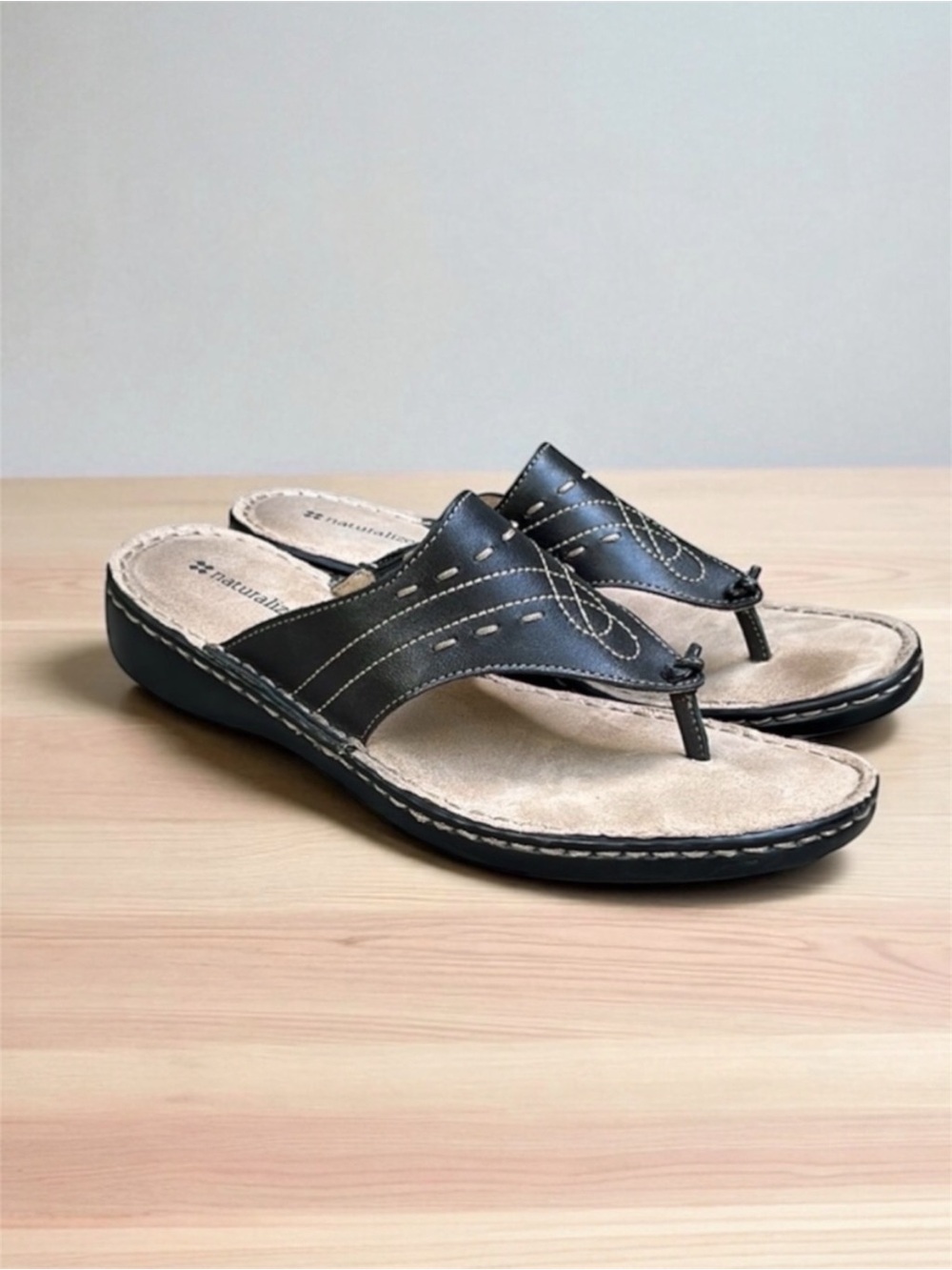 Naturalizer Black and Beige Thong Sandals with Contrast Stitching